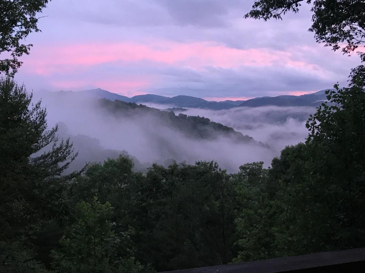Lazy Bear Lodge Valle Crucis 外观 照片
